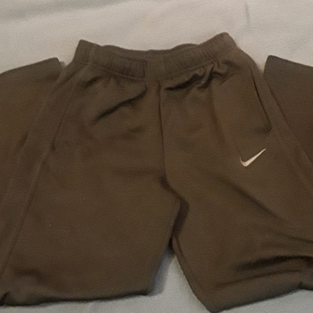 Black Nike Therma fit pants